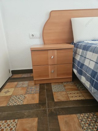 Cabecero 135cm, 2 mesitas, cómoda y espejo