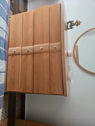 Cabecero 135cm, 2 mesitas, cómoda y espejo
