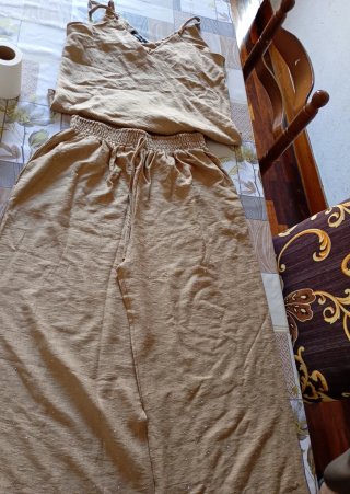 Conjunto Top y Pantalón Beige Brillante