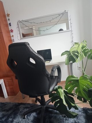 Silla de oficina negra