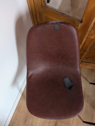 Juego de 4 sillas de comedor marrones