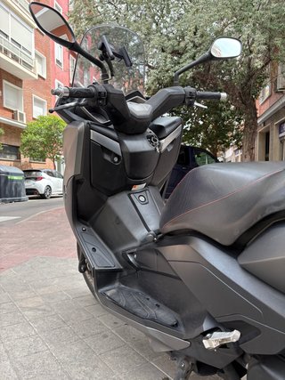 Yamaha X Max 250