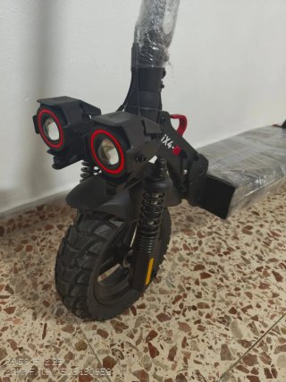Patinete Eléctrico con Pantalla LED