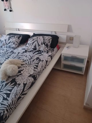Cama Matrimonio mesitas y colchon.