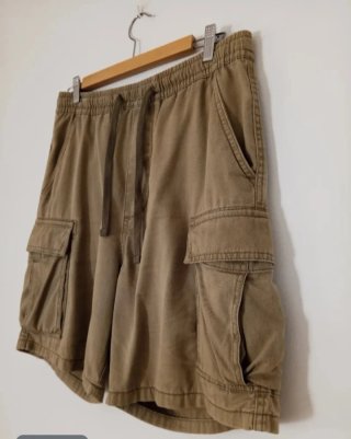 Pantalones cortos cargo color kaki