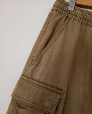 Pantalones cortos cargo color kaki