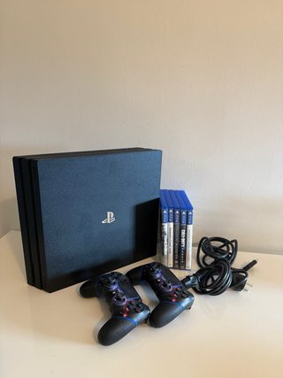 PlayStation 4 Pro 1TB + 2 Controller + Giochi