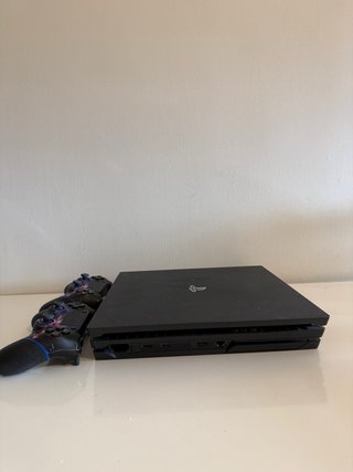 PlayStation 4 Pro 1TB + 2 Controller + Giochi