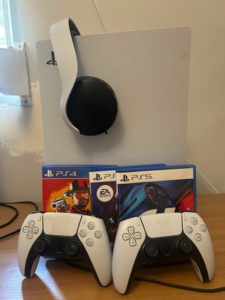 PlayStation 5 + 2 Controller + Cuffie + Giochi