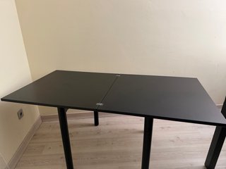 Mesa de cristal negra extensible