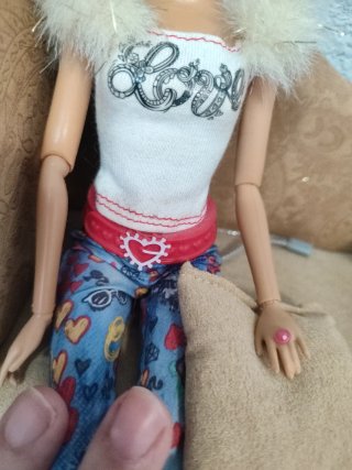 Barbie Fashionista Teresa Bambola