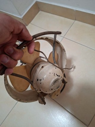 Extrator de fumos elétrico