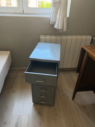 Mueble archivador metálico gris