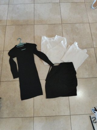 Lote Ropa: Camisetas, Vestido y Falda