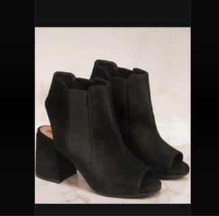 Botines negros peep toe tacón ancho