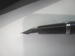 Pluma estilográfica azul con cartucho