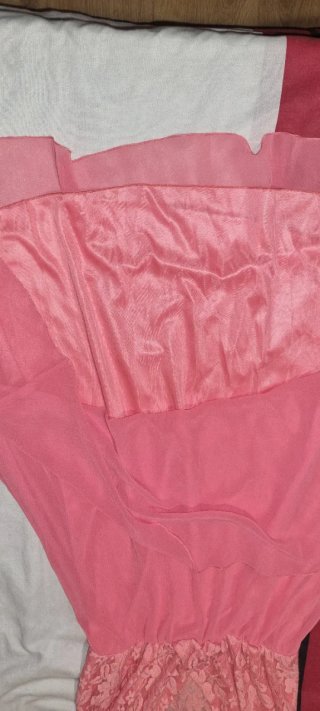 Vestido de fiesta rosa encaje