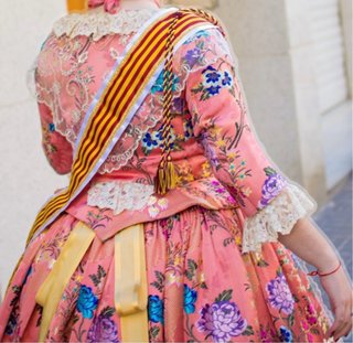 Traje de Fallera