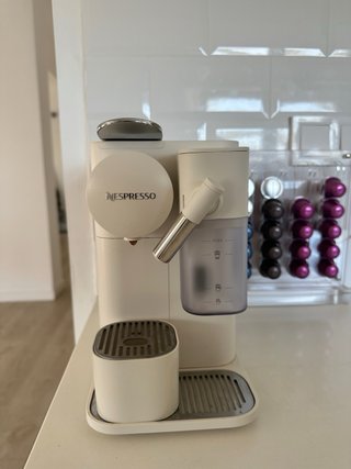 Cafetera DeLonghi Lattissima Blanca