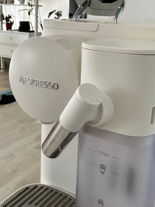 Cafetera DeLonghi Lattissima Blanca