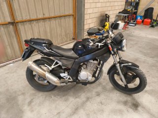 Daelim Roadwin 125 Negra
