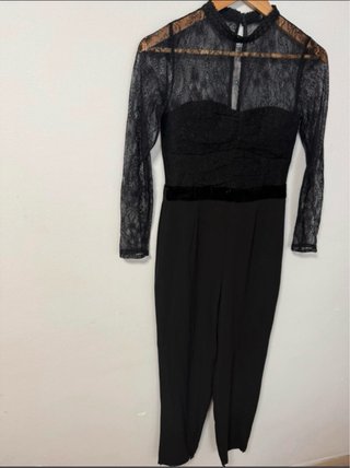 Mono negro Zara de encaje con mangas 3/4 – Talla S