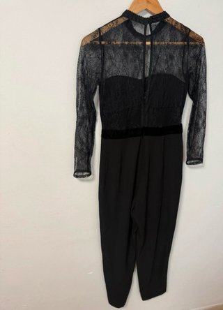 Mono negro Zara de encaje con mangas 3/4 – Talla S