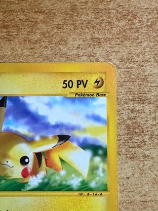 Pikachu 124/165 - Expedition Base - Pokémon