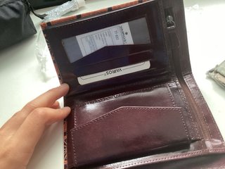 Cartera de piel sin estrenar
