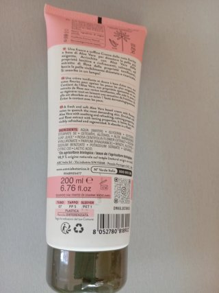 128. Omnia Botanica Crema Corpo Dissetante