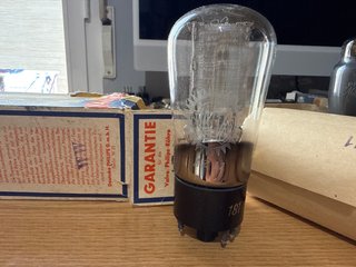 Válvula Philips Valvo AZ11 nueva