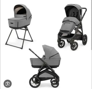 Carrito de bebé gris