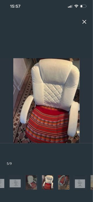 Sillón de oficina blanco y plateado