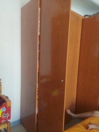 Armario de madera grande