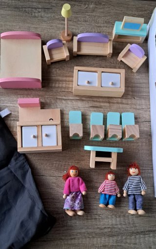 Casita de muñecas Familia Wood de madera