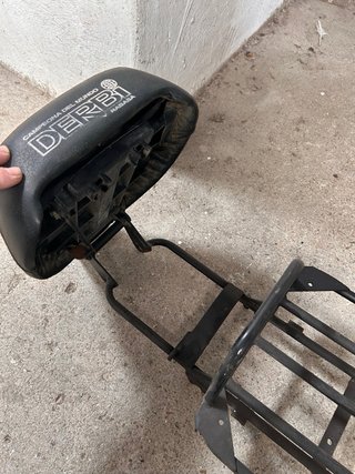Asiento Derbi Variant con portaequipajes