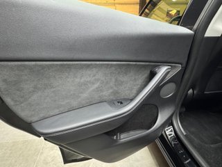 Tesla Model Y Tracción Trasera RWD