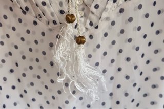 Blusa blanca lunares