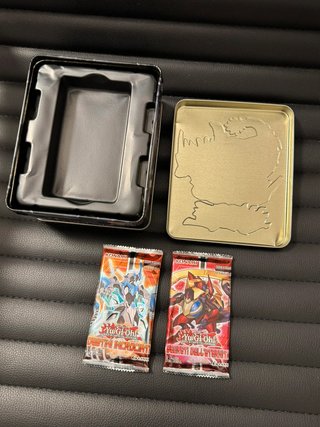 Yu-Gì-Oh Tcg Redox Dragon Ruler of Boulder scatola latta + 2 bustine
