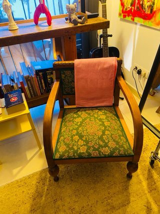 Butaca restaurada y retapizada Dispongo de dos