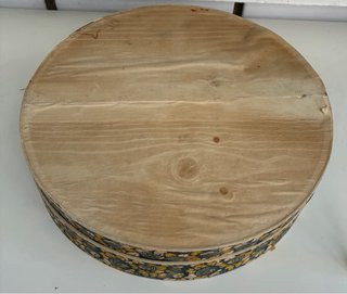 Antigua caja de madera grande