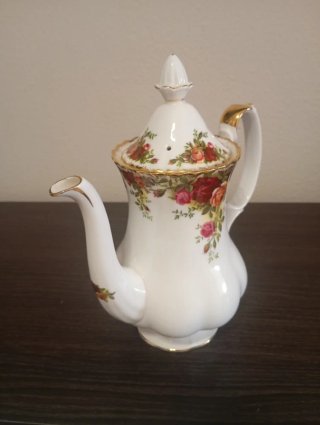 ELEGANTE CAFETERA DE PORCELANA DE  ROYAL ALBERT