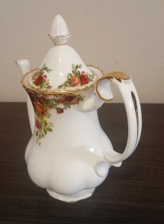 ELEGANTE CAFETERA DE PORCELANA DE  ROYAL ALBERT