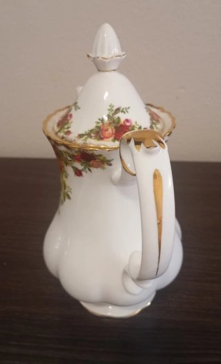 ELEGANTE CAFETERA DE PORCELANA DE  ROYAL ALBERT
