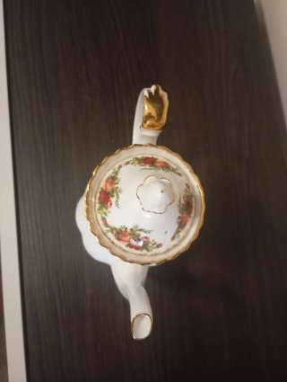 ELEGANTE CAFETERA DE PORCELANA DE  ROYAL ALBERT