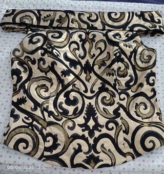 Top fiesta brocado oro y negro