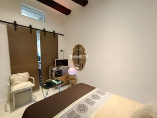Piso en venta en El Raval en Barcelona