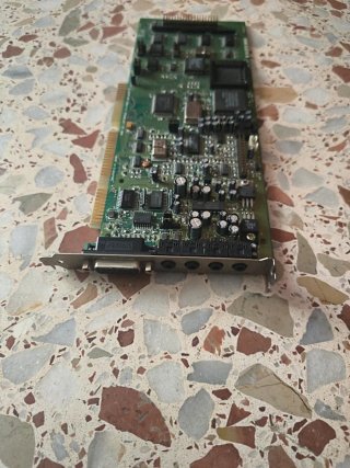 Tarjeta de sonido antigua Sound Blaster 16 CT2290