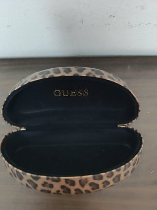 Funda Rígida Gafas GUESS Leopardo
