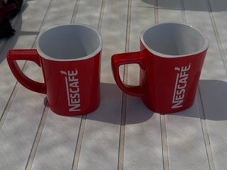 2 Tazas Nescafé Rojas